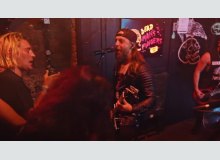 Фото BULLET FOR MY VALENTINE выступили в баре