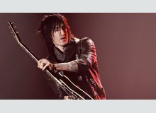 Фото Richard Fortus: "Находясь в группе, ты должен общаться с людьми"