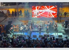 Фото BUMBLEFOOT, MICHAEL STARR, NITA STRAUSS почтили память Эдди Ван Халена