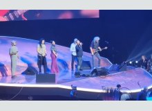 Фото BRIAN MAY, SERJ TANKIAN And JEFF SCOTT SOTO исполнили хит QUEEN в Армении