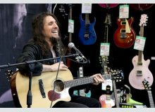Фото Asia Clinic Tour Рона ‘Bumblefoot’ Тола