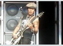 Фото Гитарист Buckcherry рассказал об аварии