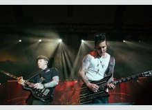 Фото Avenged Sevenfold о разницах в площадках